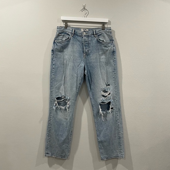 Free People Bren Light Wash High Rise Distressed Denim Boyfriend Jeans Sz 30 - Picture 2 of 5